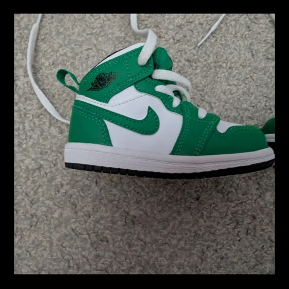 Toddler Nike Air Jordan Mid Green White Sneakers - Picture 12 of 15